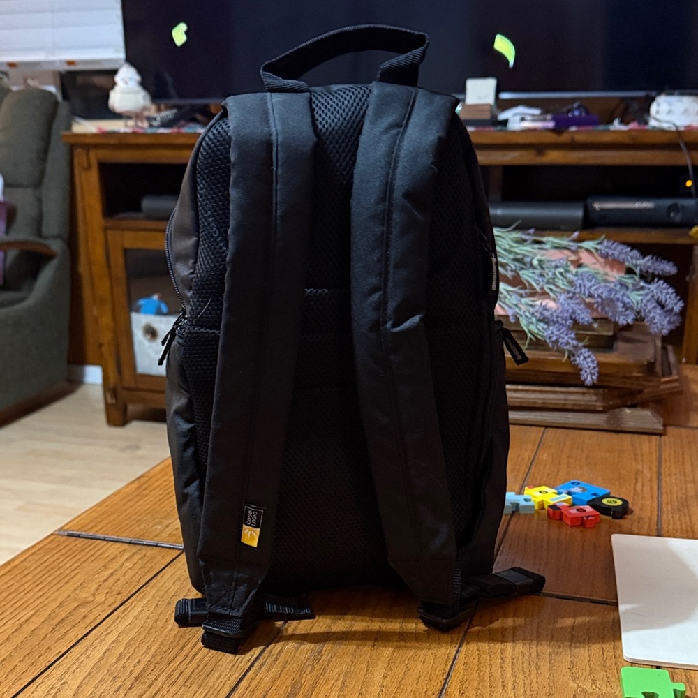 Case Logic Camera Backpack - Picture 4 of 4